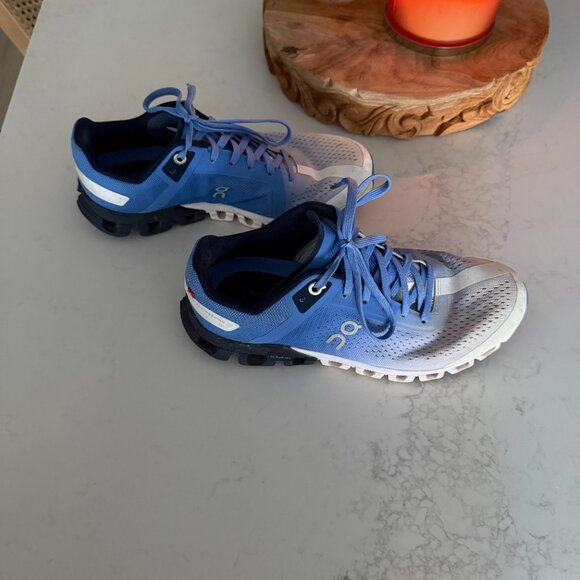 On Running Cloudflow Womens Size 5.5 - Picture 1 of 6